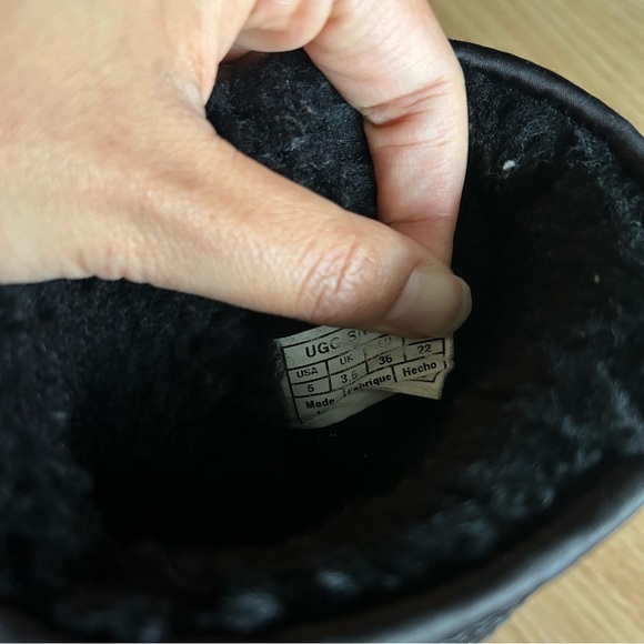 Ugg Black Classic Sequin Short Boots Women’s 5 - Picture 7 of 10